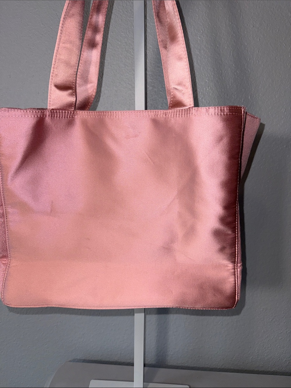 Coach Pink Satin Tote Bag - Sleek Everyday Carry - Picture 4 of 8